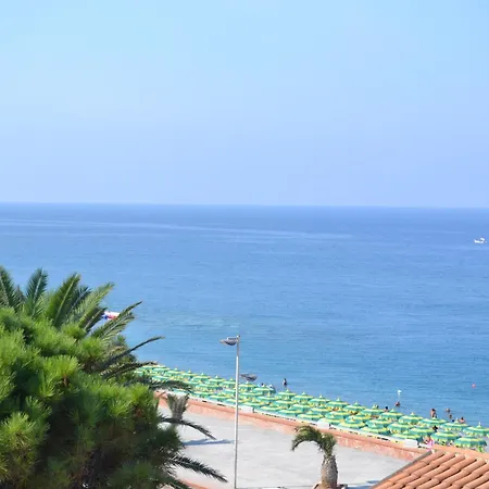 Hotel Beach Hotel 3*