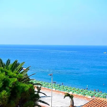 Beach Hotel 3*