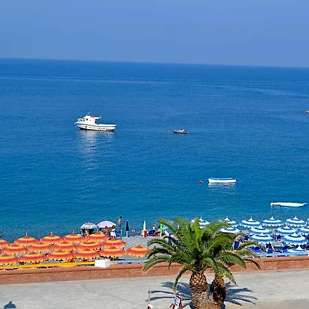 Beach Hotel Hotel 3*