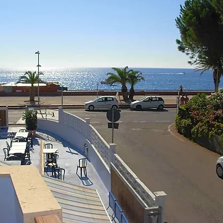Beach Hotel Hotel