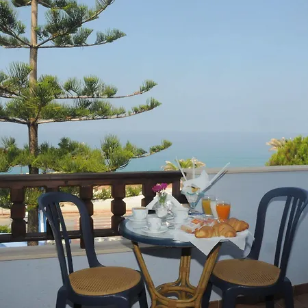 Beach Hotel 3*