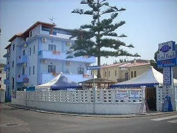 Отель Beach Hotel 3*